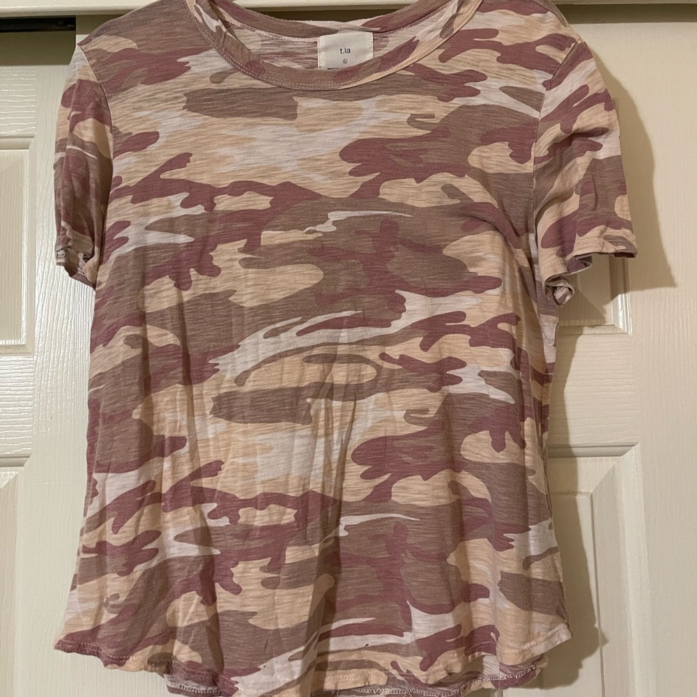 Anthropologie t.la Pink Camo Tshirt